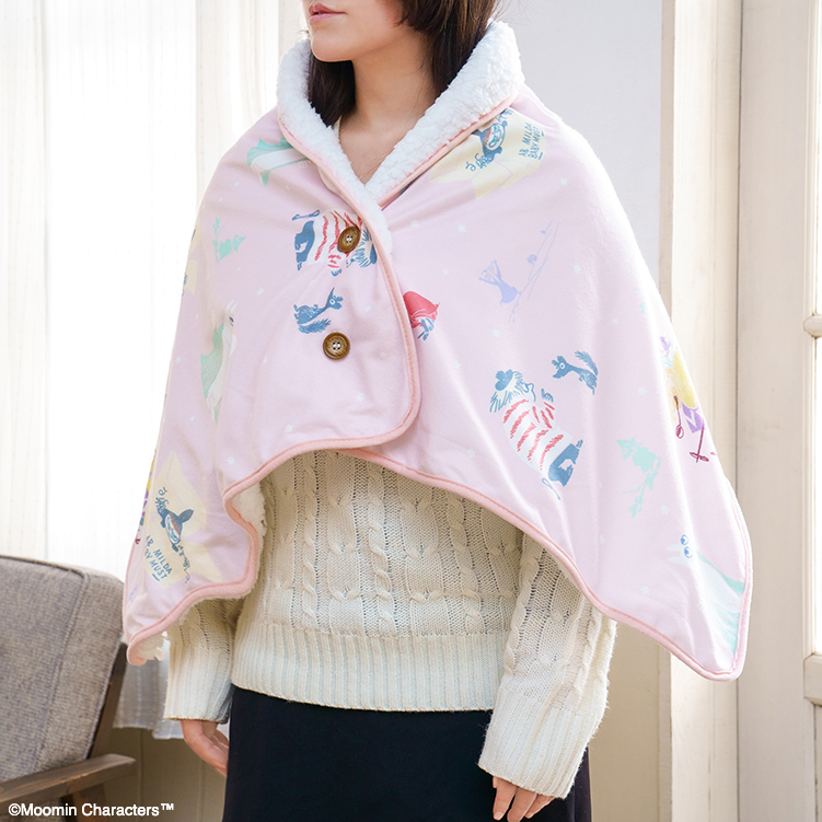 ボタンを留めるとケープ状になるので肩にかけて使用できる