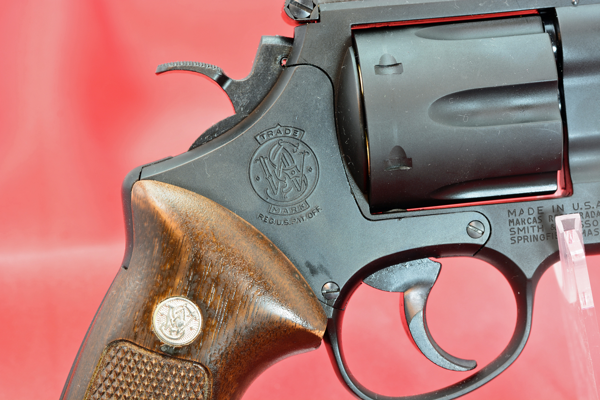 S&Wの刻印。銃の各刻印は実銃と同じものとなっているのがこの商品のセールスポイント