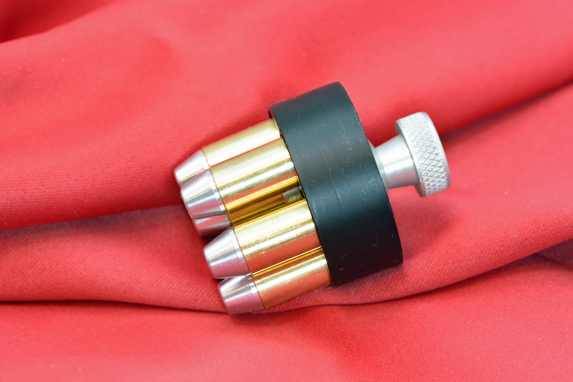 リロードが素早くできるようになるスピードローダー