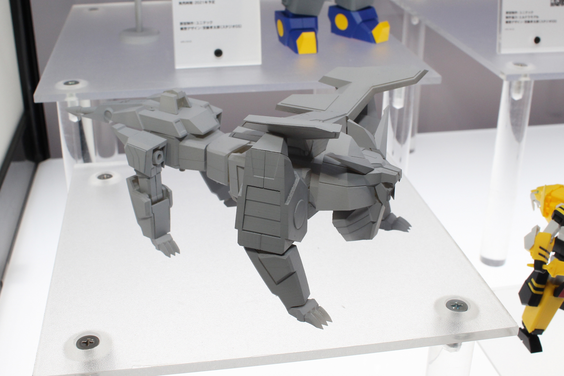 リボルガーのアニマルモード。劇中に近いデザインが嬉しい