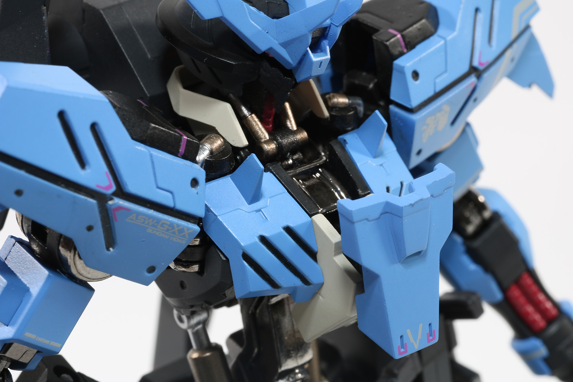 胸部のコクピット開閉ギミック