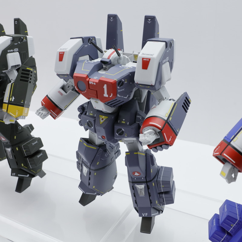 TAMASHII NATIONで公開されたアーマードパーツ。これまで立体化されていないロイ・フォッカー機用とマクシミリアン・ジーナス機用も公開された