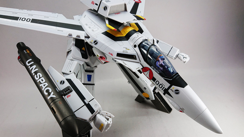 こんなに多彩なアクションができてバランスの良い腕部はうれしいですね