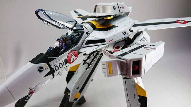 こんなに多彩なアクションができてバランスの良い腕部はうれしいですね