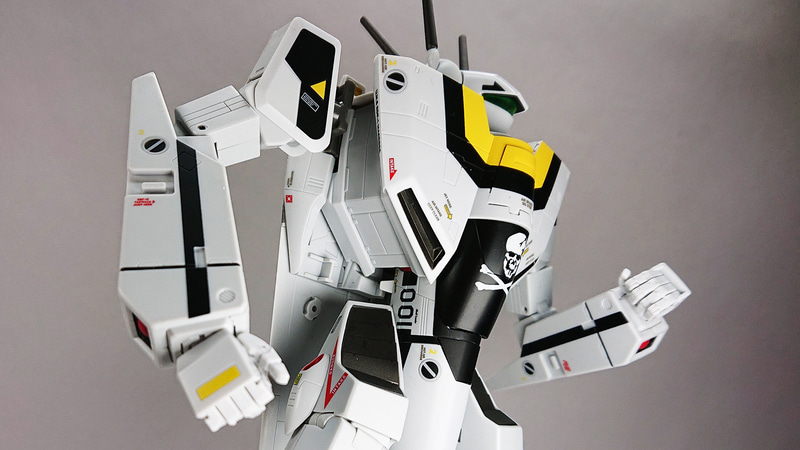 背面から見ると大き目のランドセルも背面バランスの調整に一役買っており、プロポーションが計算しつくされているのがわかりますね