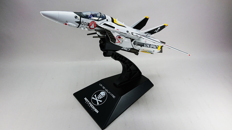 思ったより角度つけられます。アタッチメントの固定も確実に行って落下しないように調整する必要がありそうです