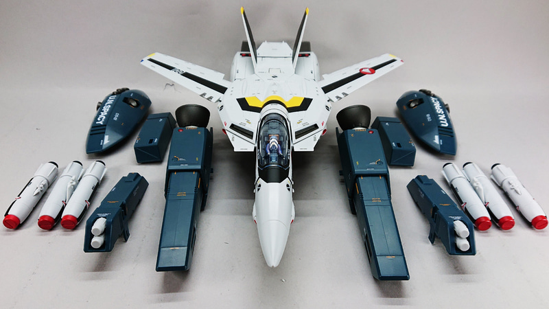 パイロットがフォッカー少佐になっていますが、もちろんテストパイロットをやっていた……という想定にしてみました