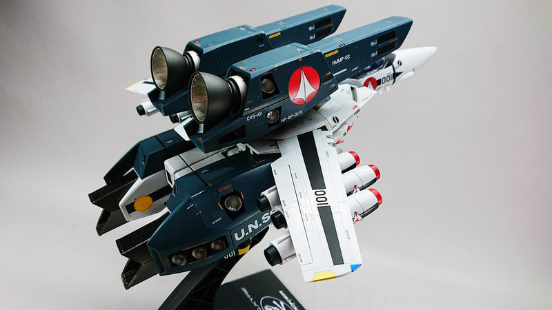 パイロットがフォッカー少佐になっていますが、もちろんテストパイロットをやっていた……という想定にしてみました