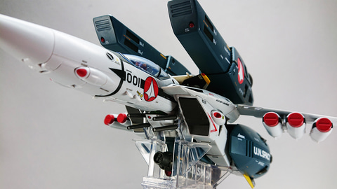 レビュー】「DX超合金 VF-1Sバルキリー ロイ・フォッカー
