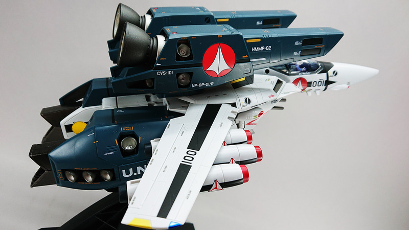 パイロットがフォッカー少佐になっていますが、もちろんテストパイロットをやっていた……という想定にしてみました