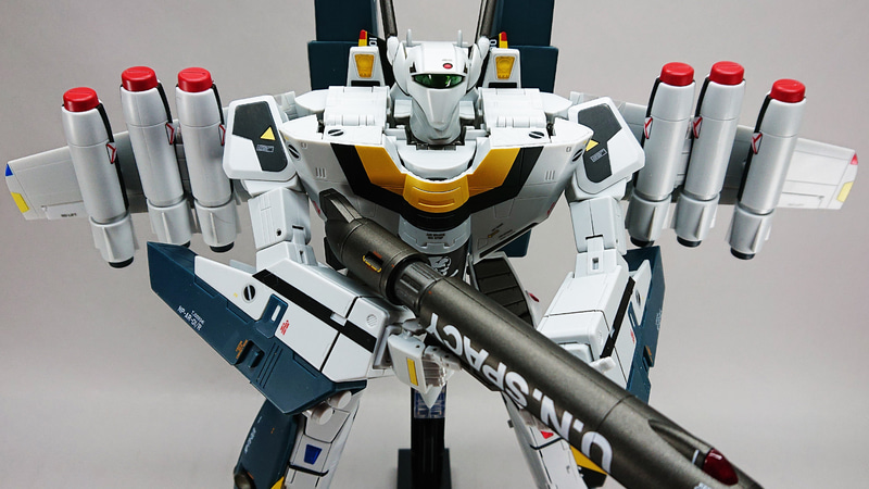 パイロットがフォッカー少佐になっていますが、もちろんテストパイロットをやっていた……という想定にしてみました