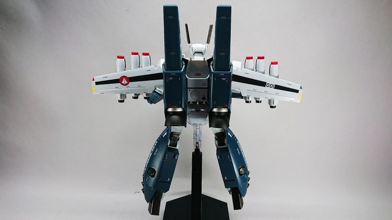 パイロットがフォッカー少佐になっていますが、もちろんテストパイロットをやっていた……という想定にしてみました