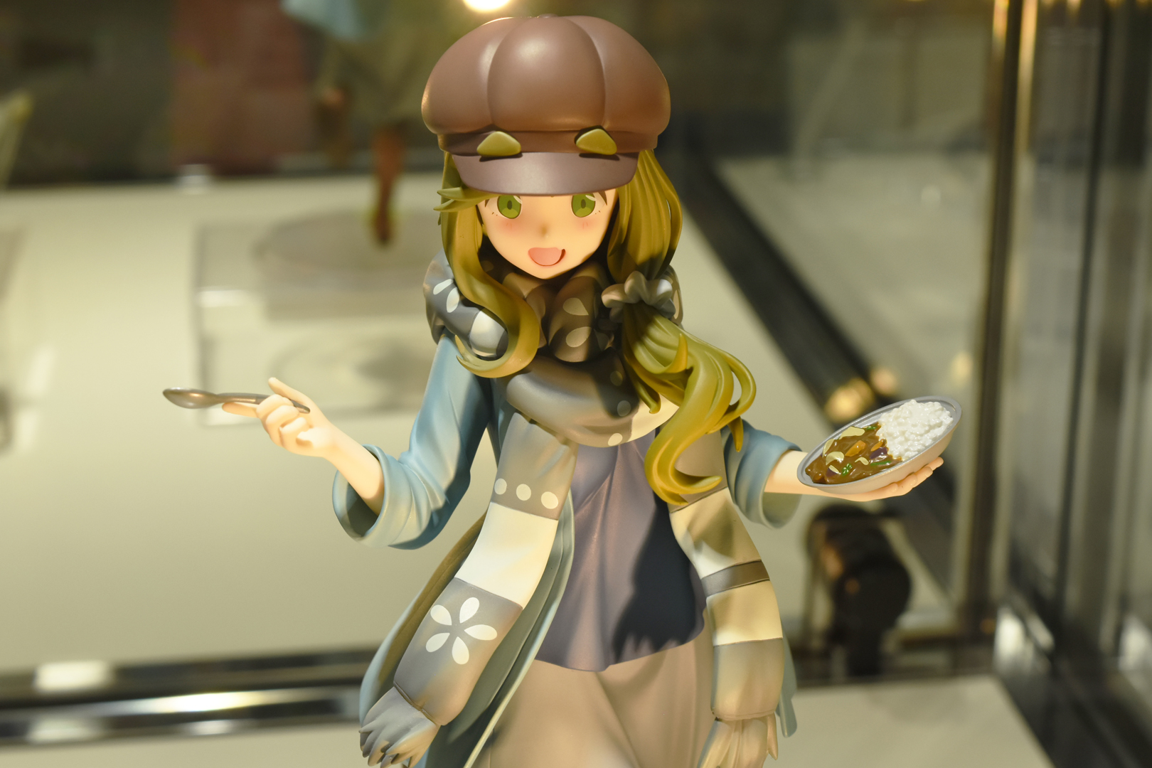 冬のキャンプなのでモコモコに着込んでいる。帽子から突き出している眉毛も良い味を出している