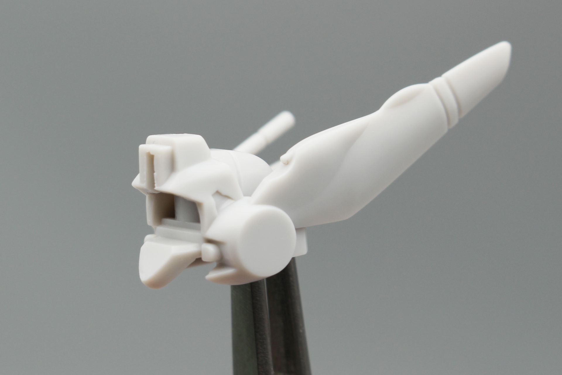 こちらは組み立て中の2号機頭部。組み立て順が違うだけで構造はほとんど同じ