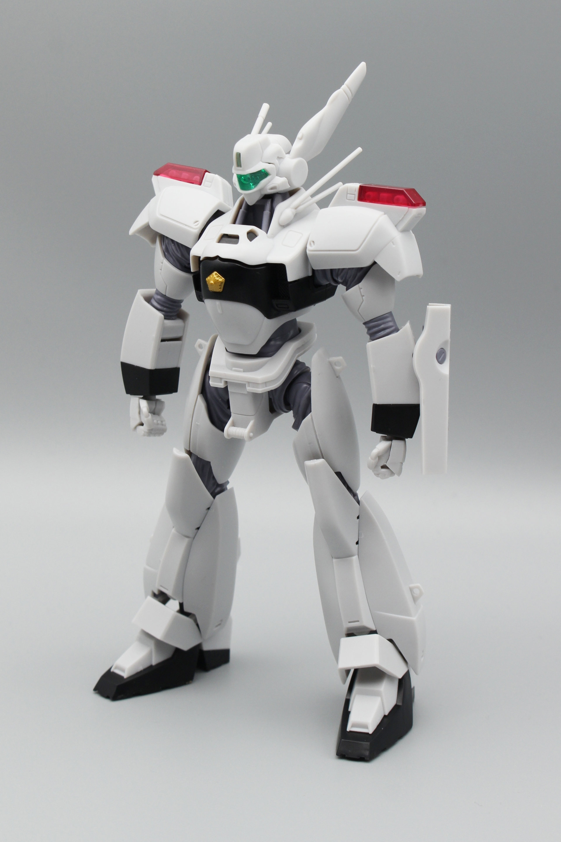 イングラム2号機。頭部と肩の違いで、印象は結構変わる