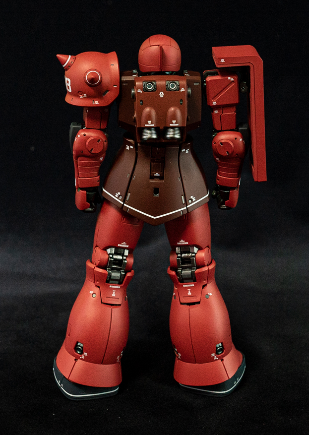 スマートで見応えがあるザクIの全身