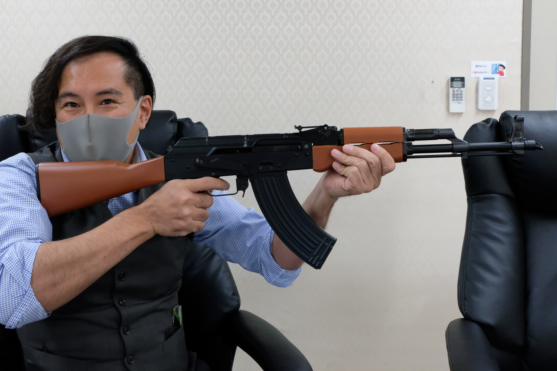 思わず前のめりで話を聞いた東京マルイの新製品、「ガスブローバックマシンガンAKM」。今春発売予定だ