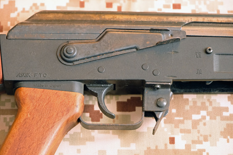 特別企画】「カラシニコフ突撃銃」への我が“偏愛”、26年のサバイバル