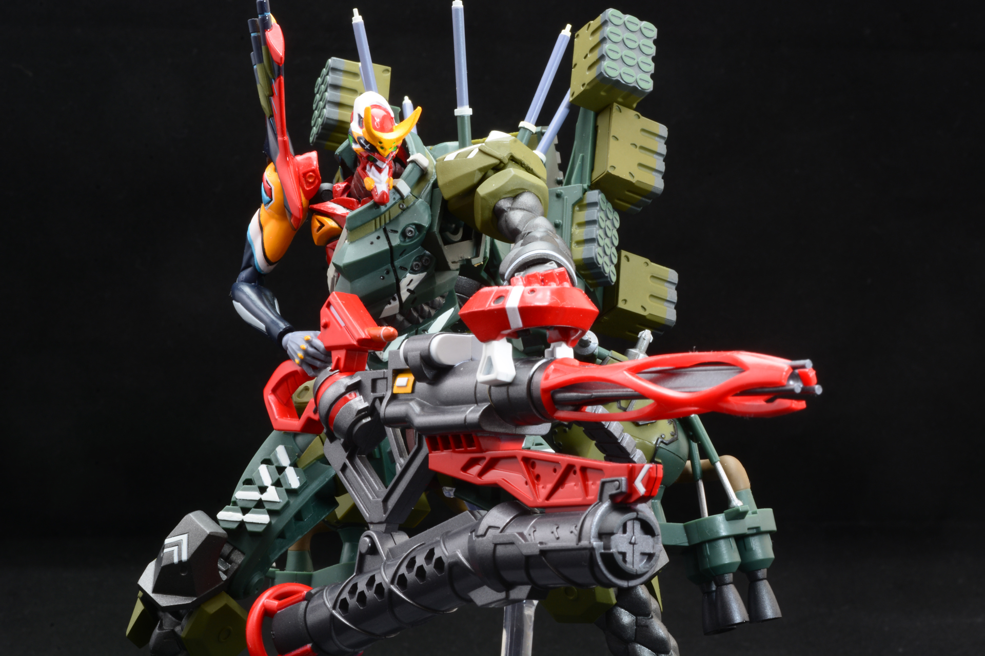 両手でがっしり構える姿はカッコイイ