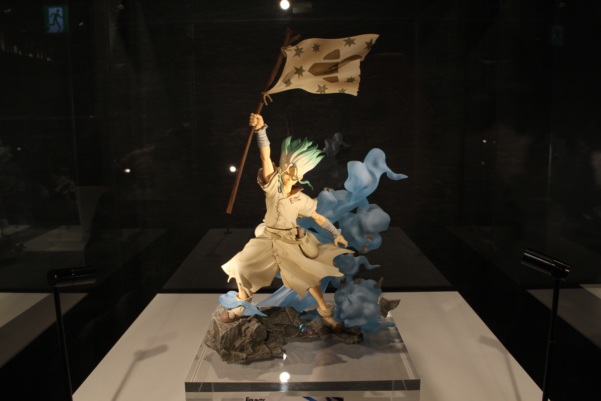 「フィギュアーツZERO 石神千空」。ポージングやエフェクトなどによりインパクトが強い