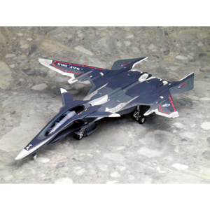 「1/72 戦闘妖精雪風 メイヴ FRX-00」　10,240円(税別)