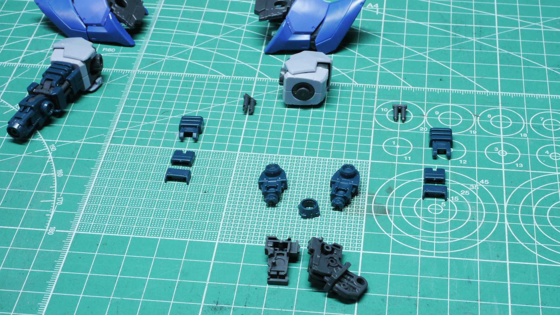 多めのパーツに見えましたが、組み上げてしまうとギュッと収まります