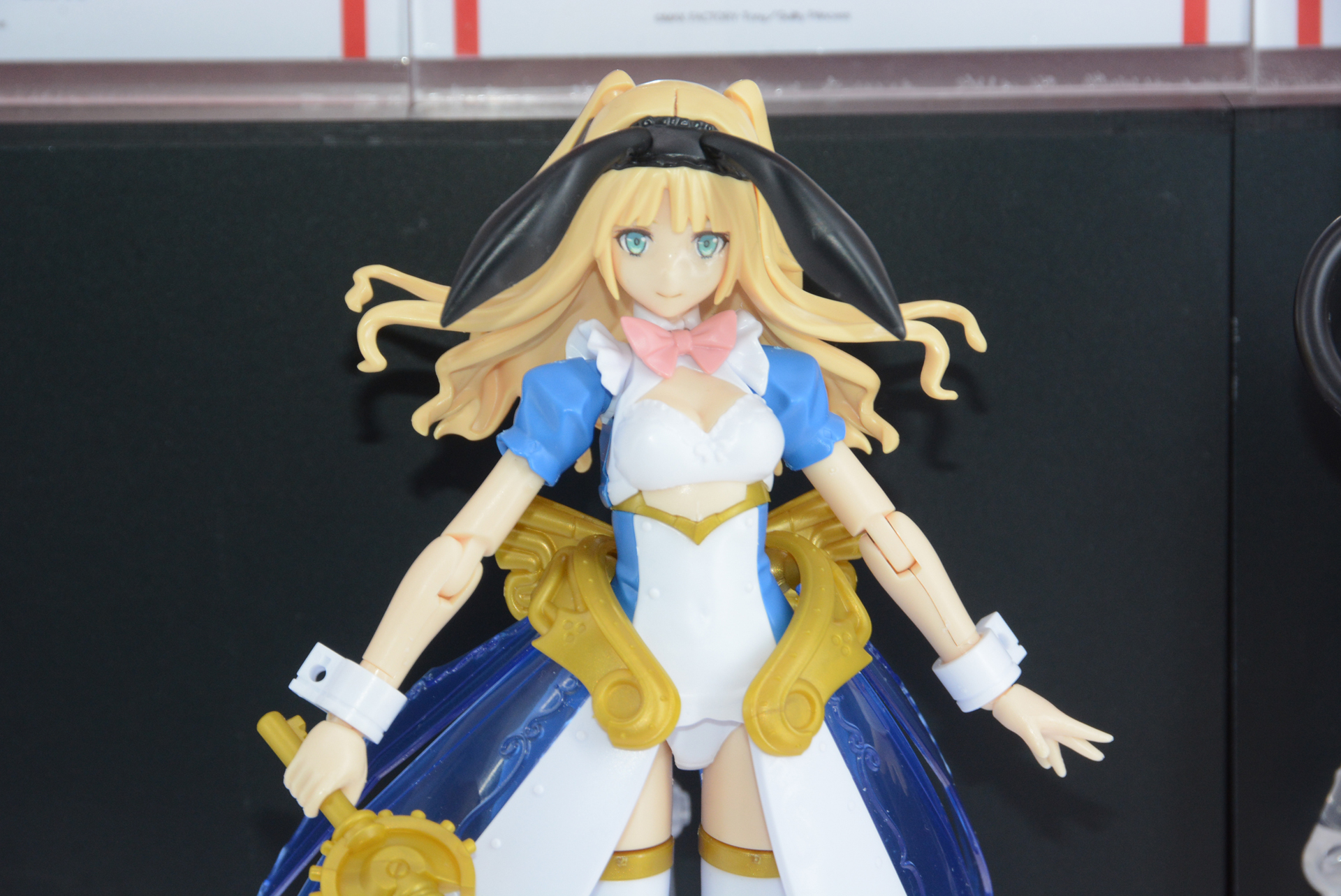 こちらは未塗装での組み立て。パーツの色分けの細かさがわかる