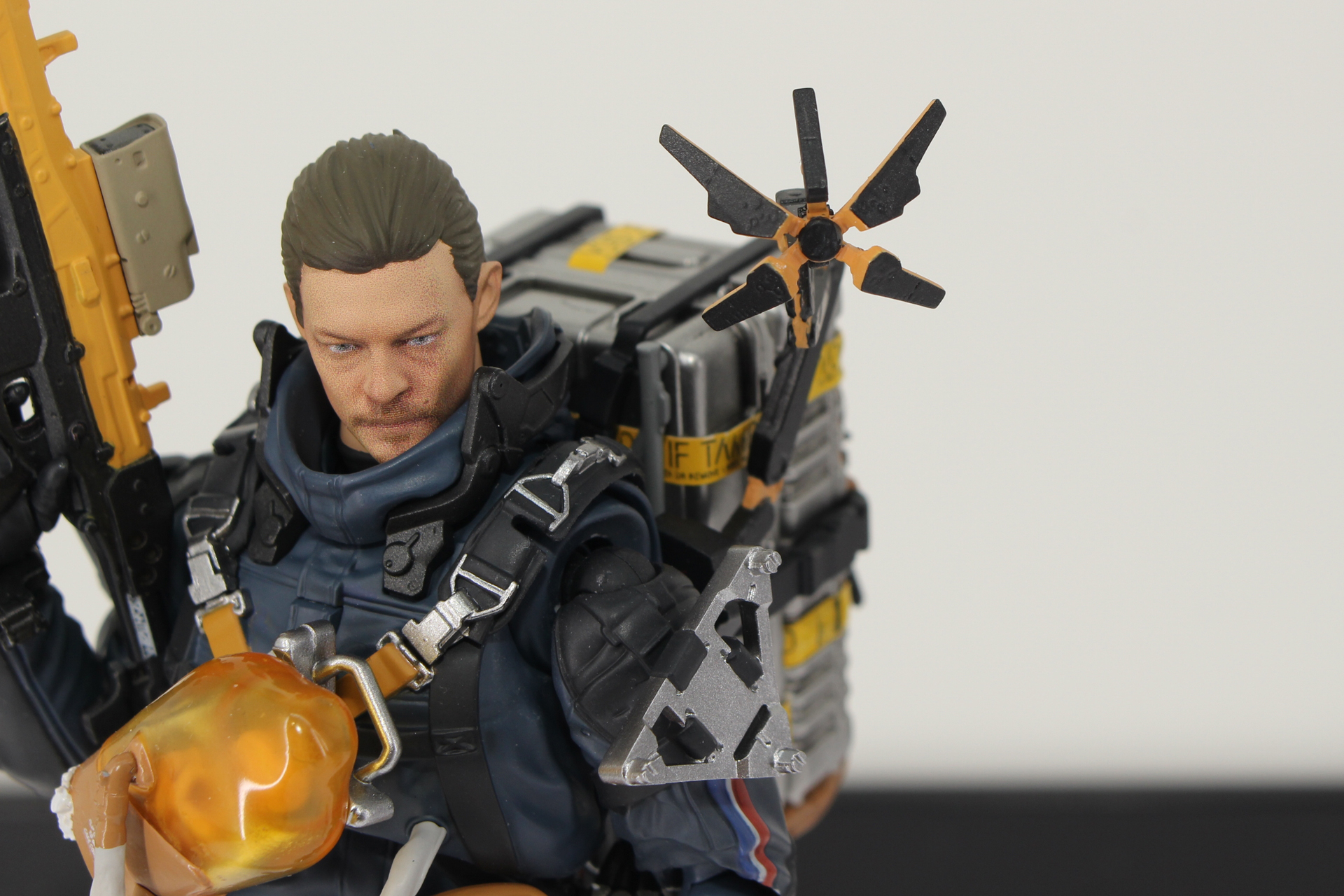 オドラデク、要所のハーネスなど、造形は非常に細かい