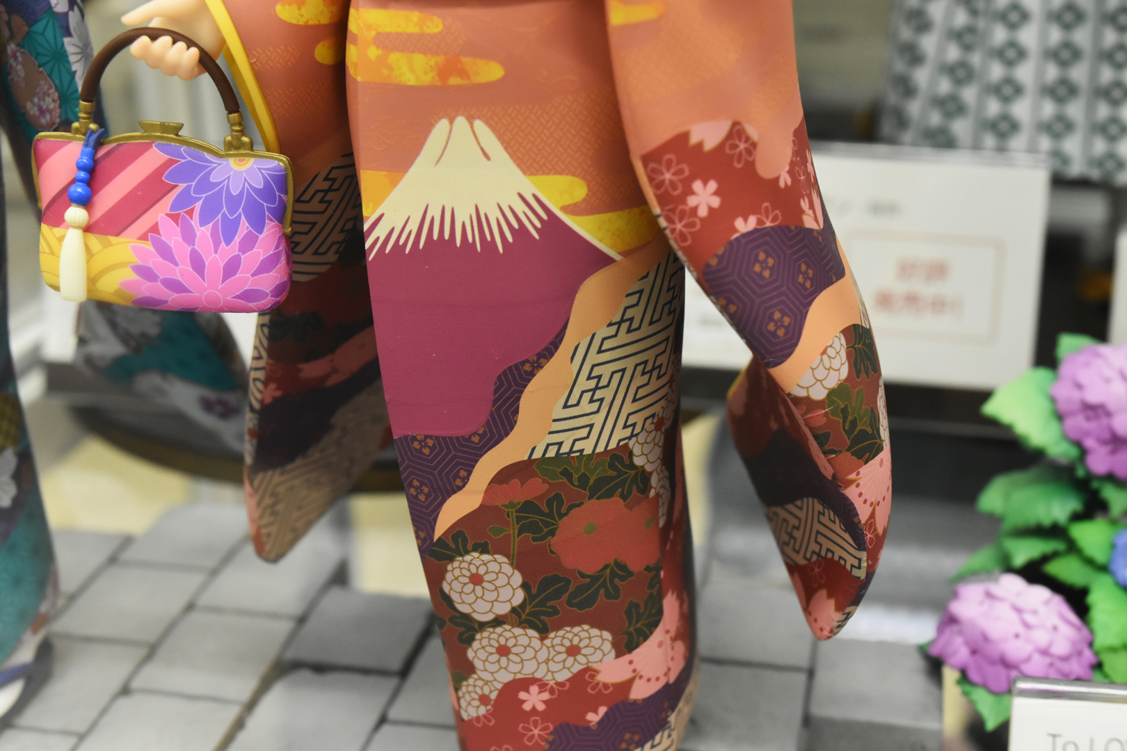 細かな和柄がとても綺麗にプリントされている