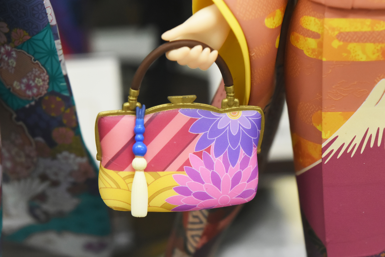 鞄の柄も着物に負けない美しさ