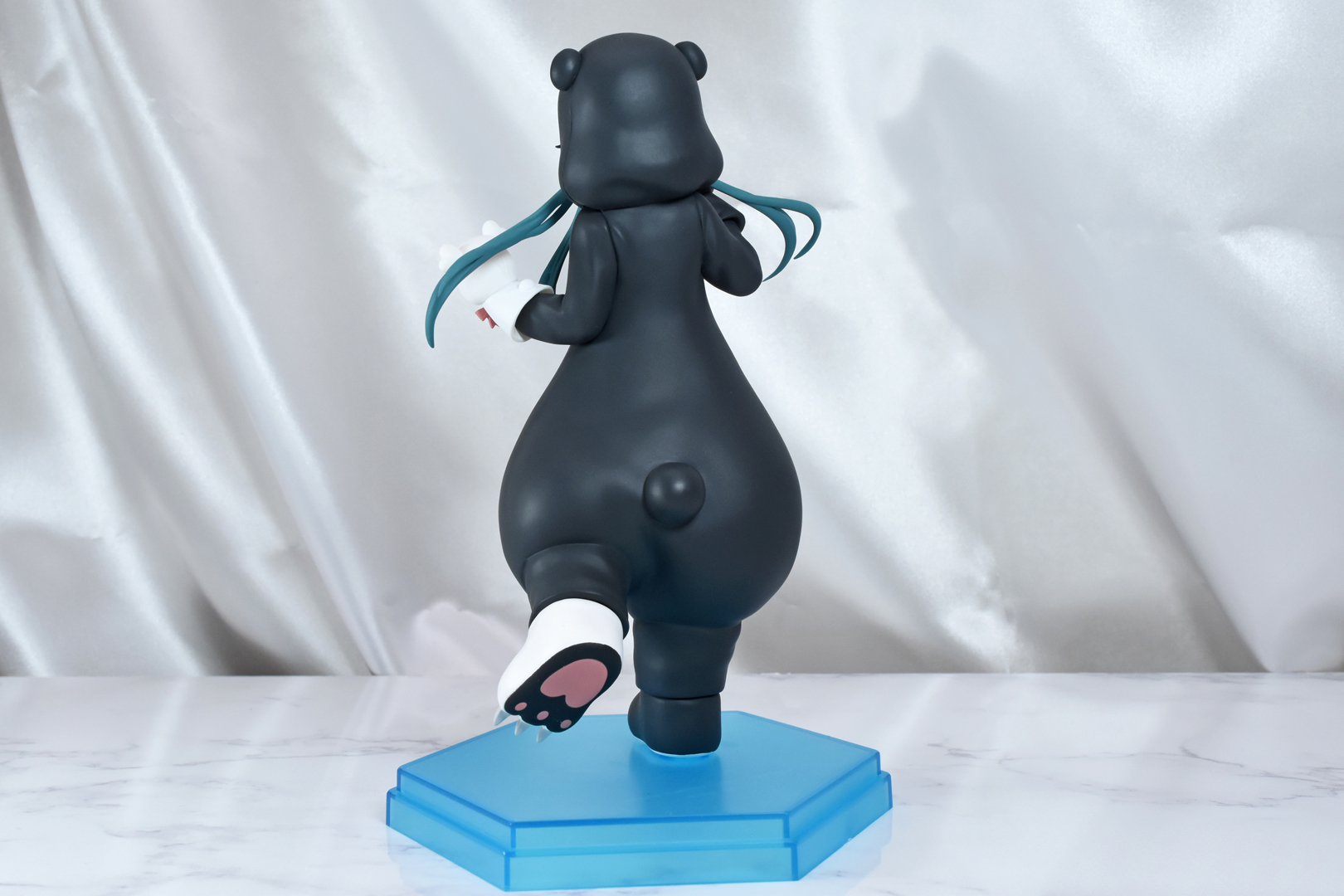 どこから覗き込んでも愛らしい姿