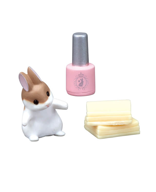 ピンクネイルとコットン