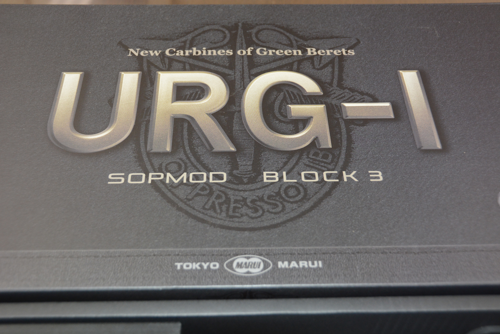 パッケージの文字はプレートを撮影したもの