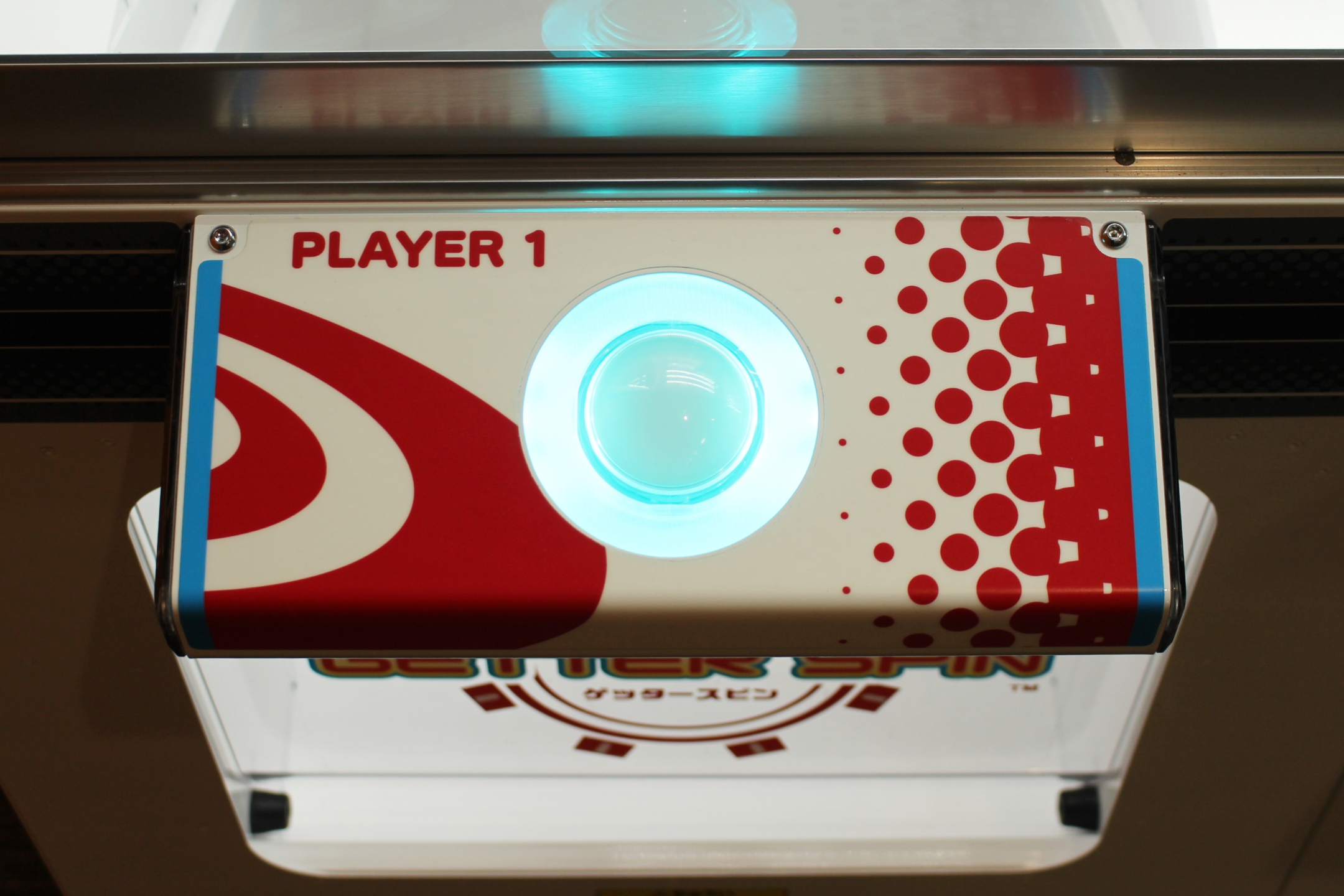 筐体のボタンは一つだけ。押せばプッシュロッドが下がる単純ルールだ