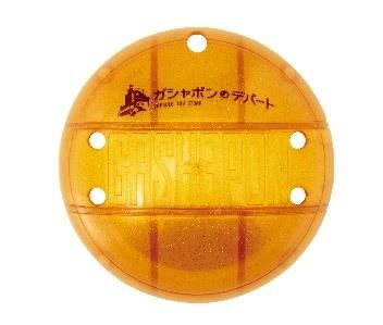 ガシャポンの新しい買い方！ ガシャポンをそのまま使って楽しく自販機を回すことができる。ガシャポンのデパートロゴが入った池袋総本店先行登場する