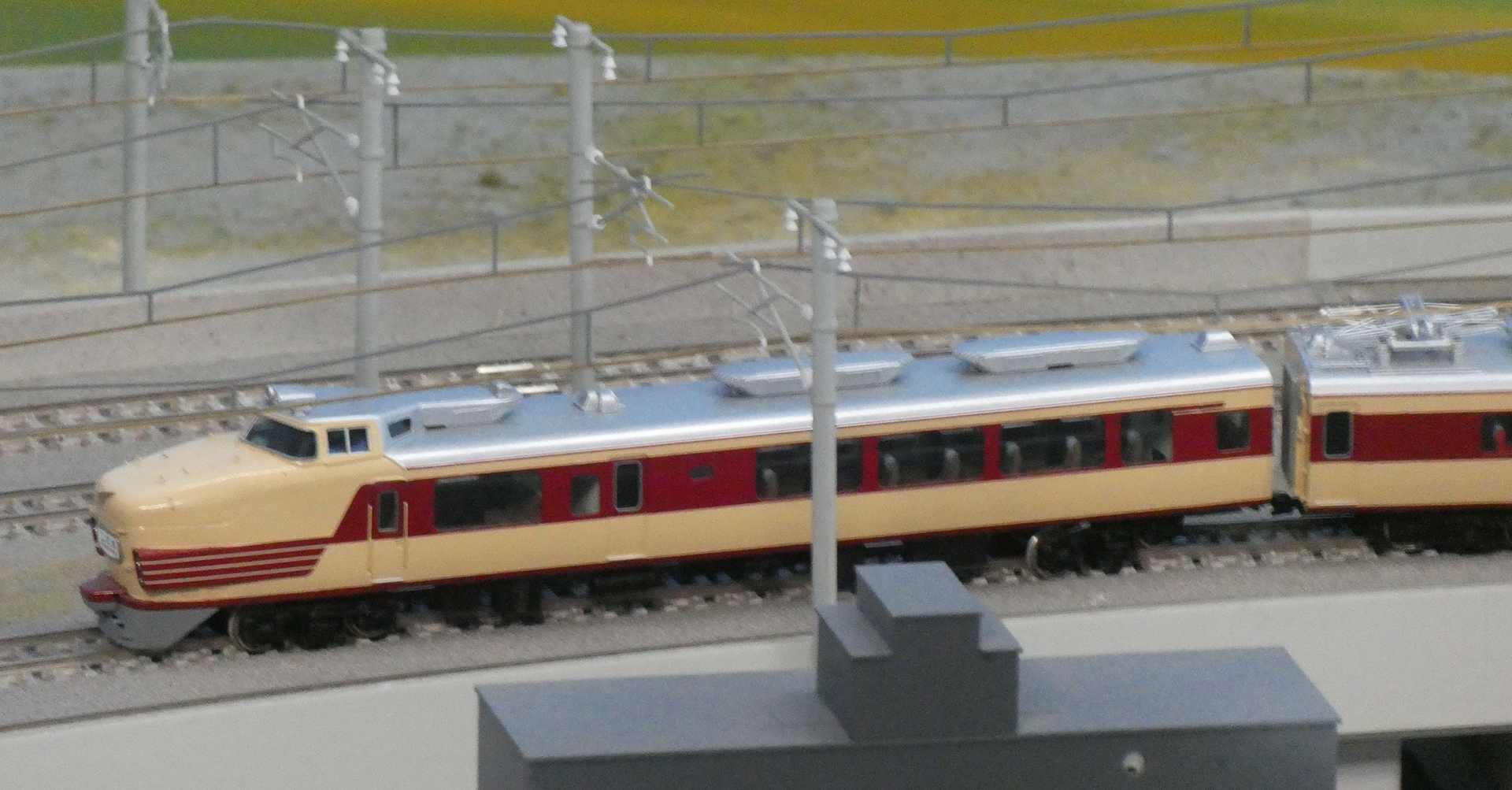 東海道本線初の電車特急151系「こだま形」