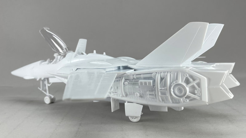 キャノピーはオープン状態にしました。いかにも飛びそうなスタイリングのVF-1がここに。ちょい組みだけでここまで仕上がる！
