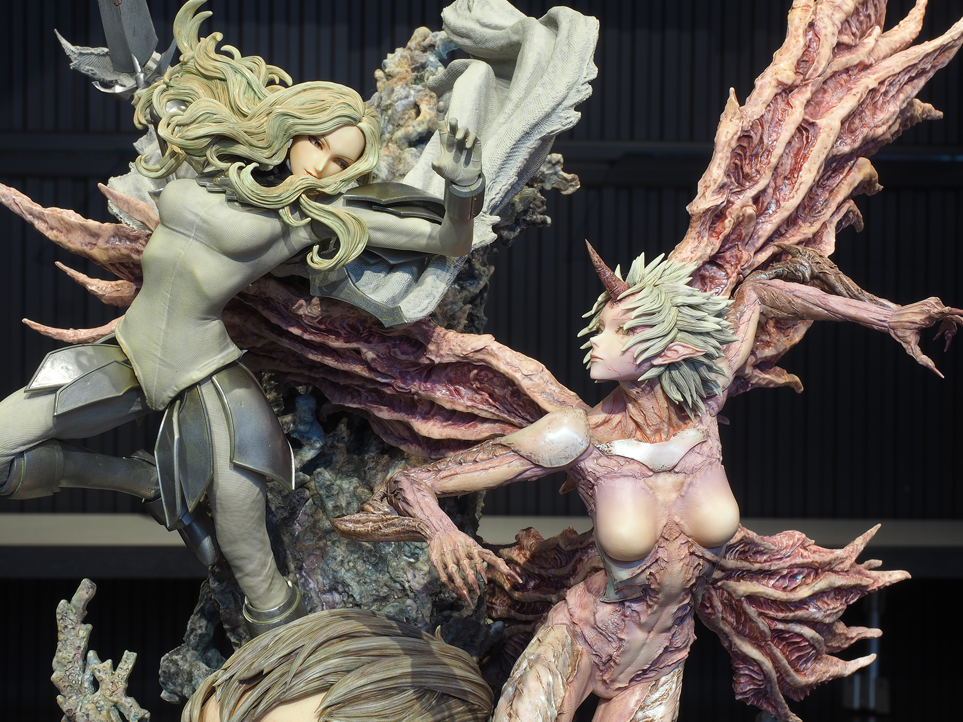 フィギュラマコレクターズとしては、初となる女性同士の戦いを描いている。