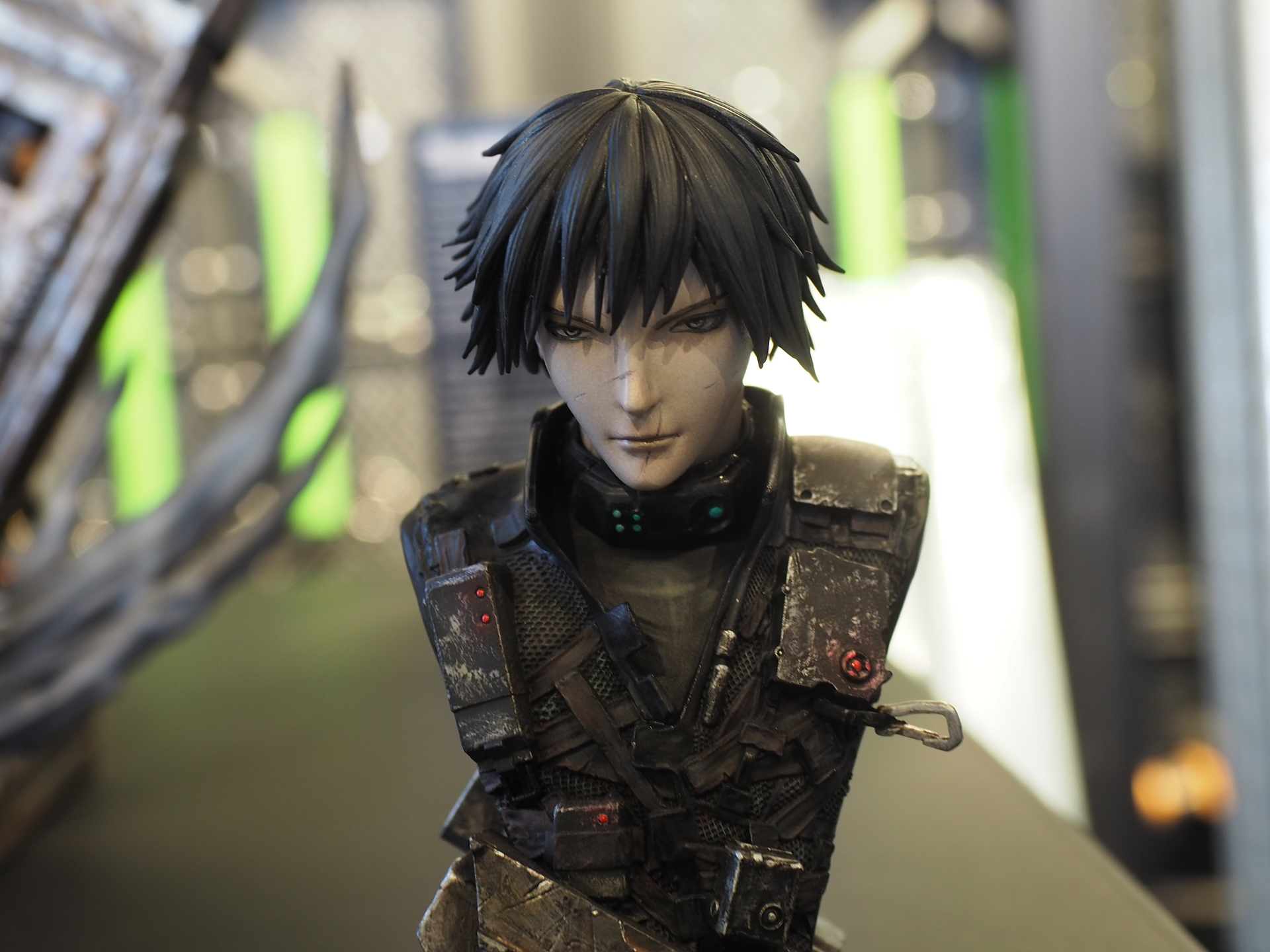 こちらは原作バージョンの頭部。ややキリリとした表情になっている。