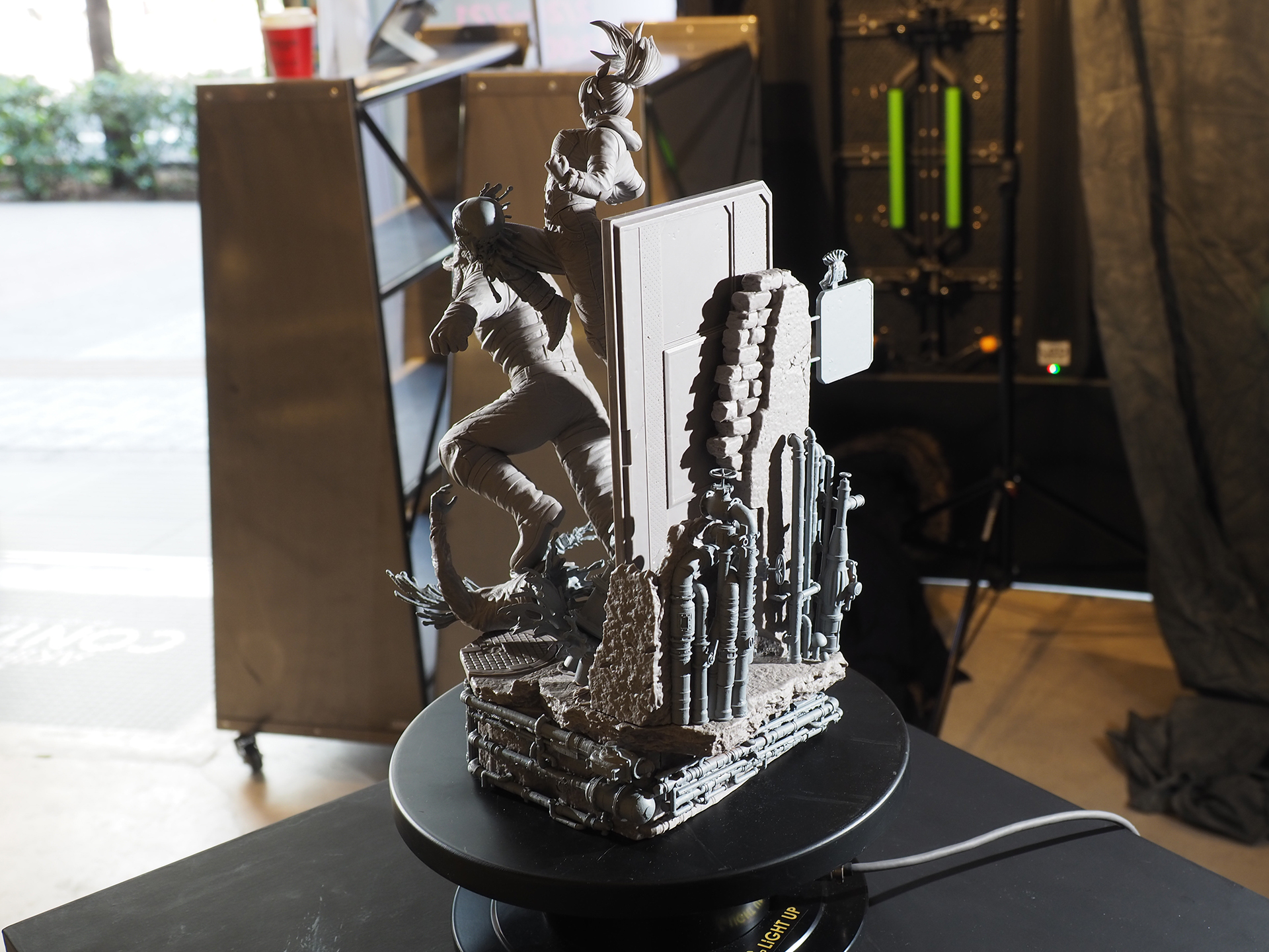 もちろん背面部分も手抜かりはない。