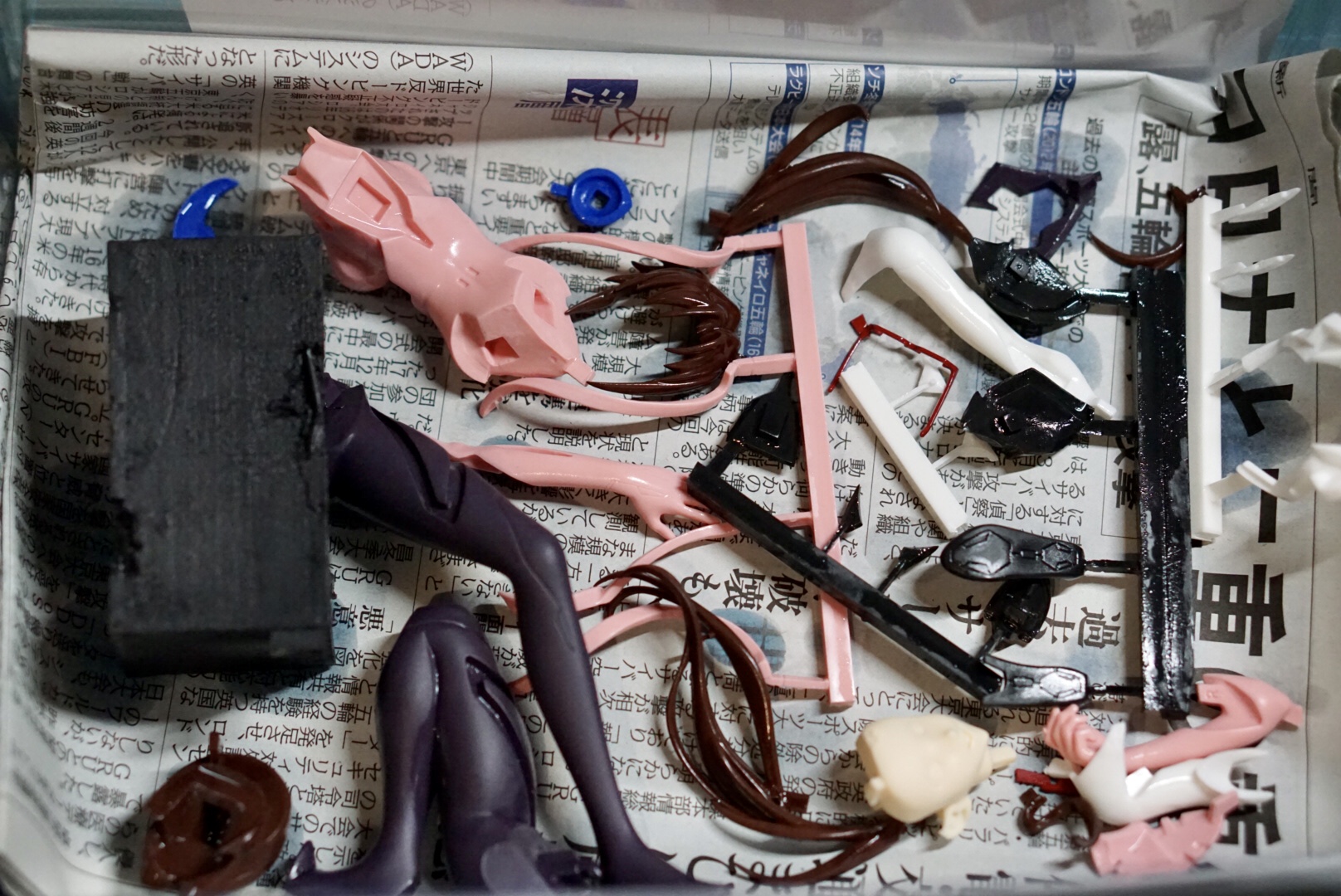 新聞紙の上で乾燥させるだけで離型剤が除去できる！