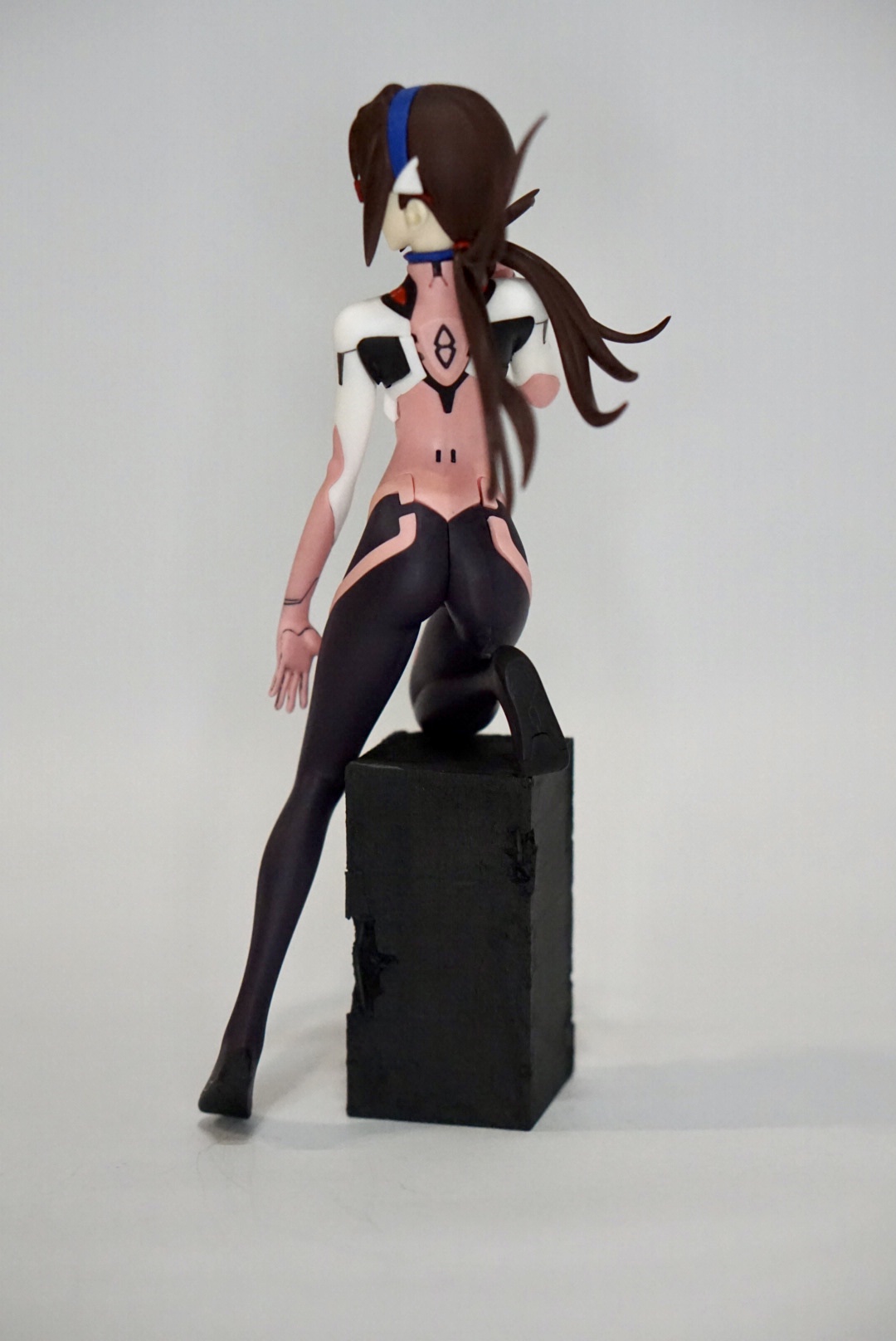 正面だけでなく背面の色分けも完璧です。各色分けごとにパーツを分割しているため、分割線も目立ちません