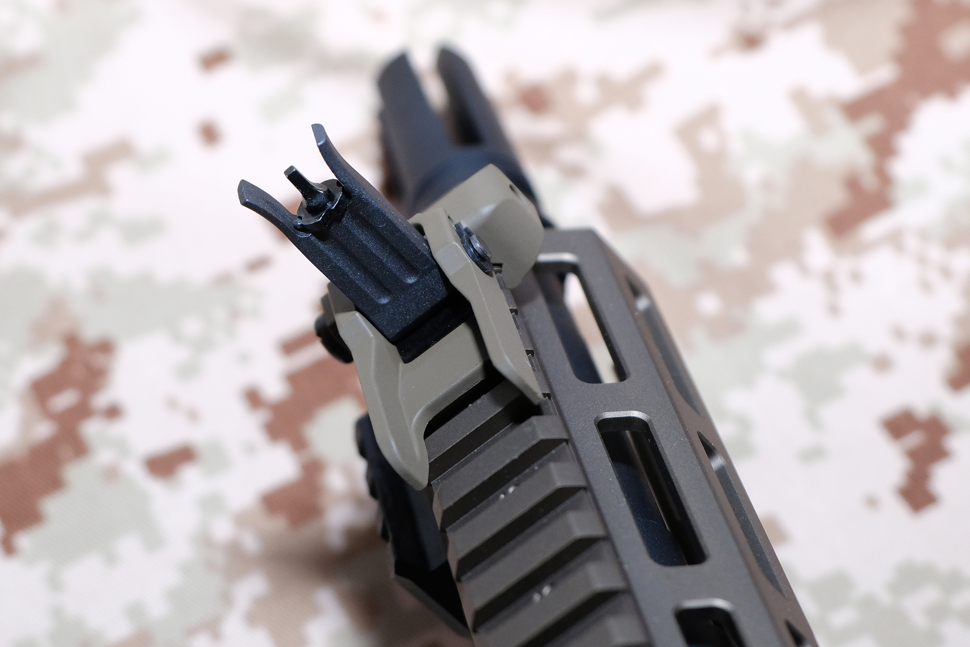 フロントサイト「KACタイプ　フリップアップタイプ」