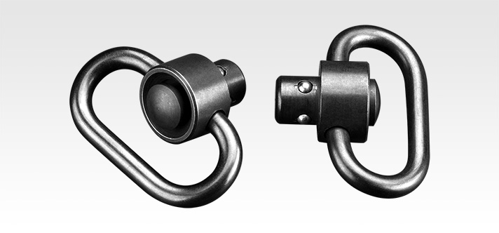 「QDスリングスイベル」。「URG-I」はフロントのスリングスイベルが無いので、これが必須。金属製で固定方法も流石純正でガッチリして安心感がある