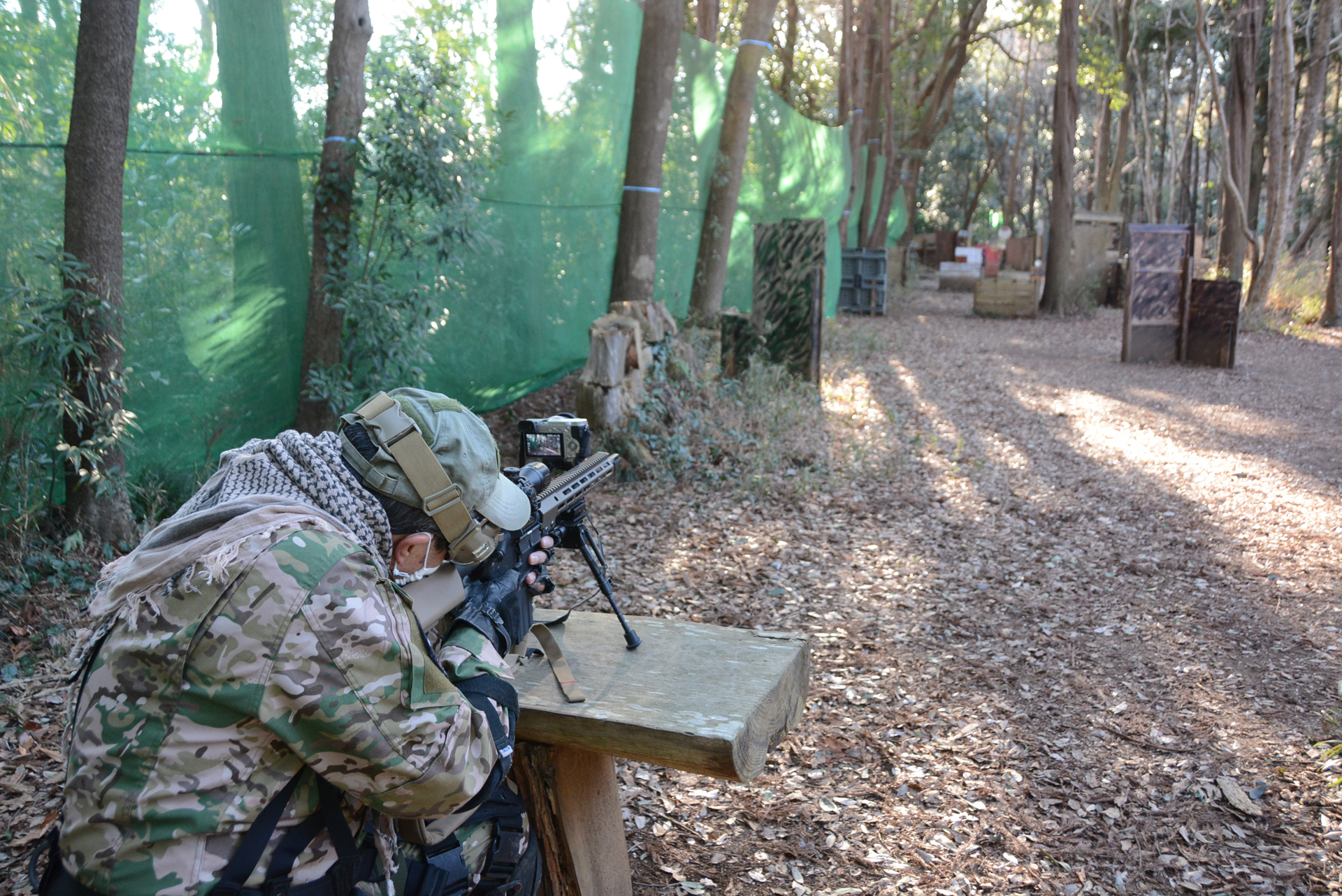 千葉県白井市の箱庭型サバイバルゲームフィールド「ホワイトベース」のシューティングレンジを使用