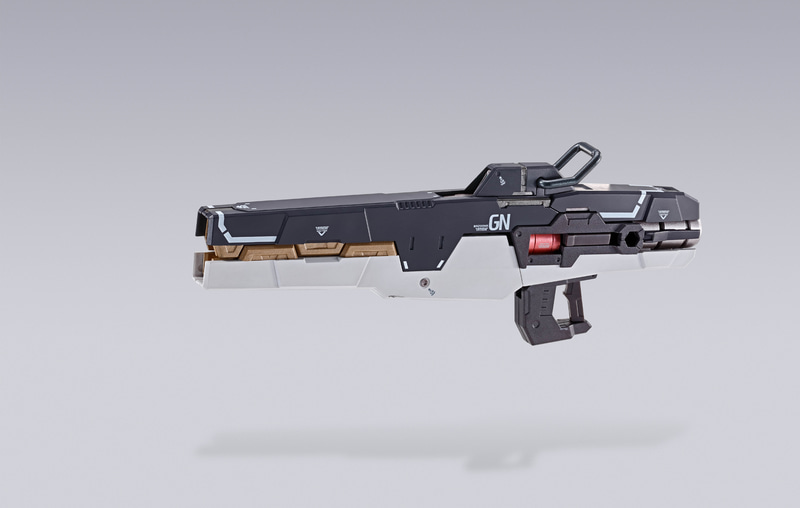 砲身を展開、胸の疑似太陽炉と接続することでフルバーストを行なう態勢に