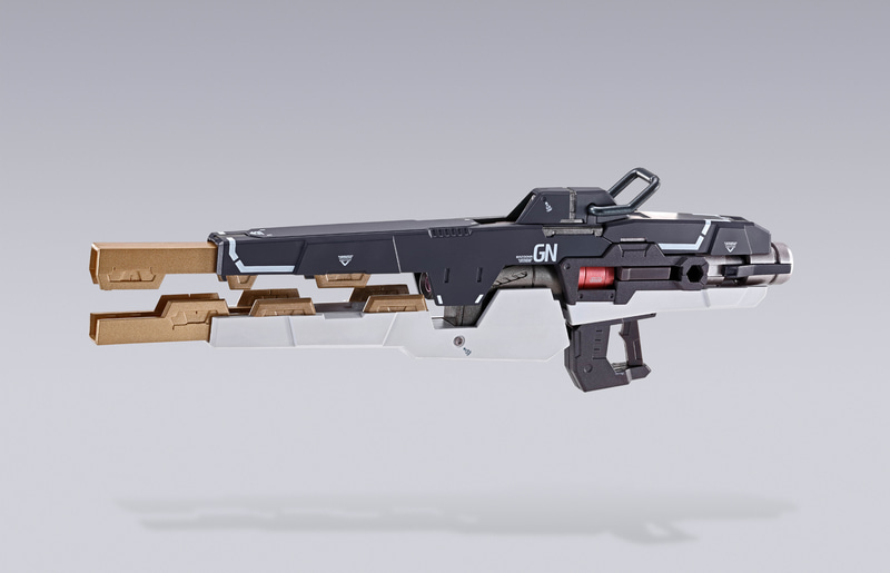 砲身を展開、胸の疑似太陽炉と接続することでフルバーストを行なう態勢に