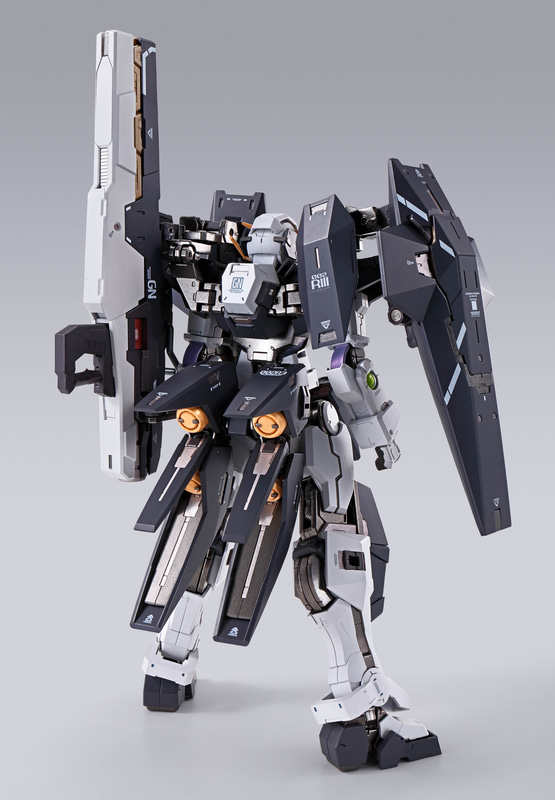 3つの機体の要素を併せ持ち、可動範囲が広い「METAL BUILD ガンダムデュナメスリペアIII」は高いプレイバリューを持っている。シールドの位置でシルエットと雰囲気が変わるのが面白い