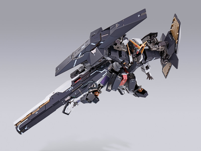 3つの機体の要素を併せ持ち、可動範囲が広い「METAL BUILD ガンダムデュナメスリペアIII」は高いプレイバリューを持っている。シールドの位置でシルエットと雰囲気が変わるのが面白い