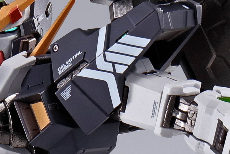 レティシアとロックオンの繋がりを示すマークは、海老川氏のアイディア。この機体のコンセプトを象徴するマークと言えるだろう